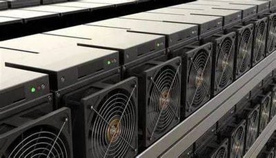 Mining farm equipped with energy-efficient hosting facilities